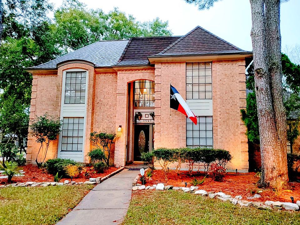 1st image of 15703 Knoll Lake Dr