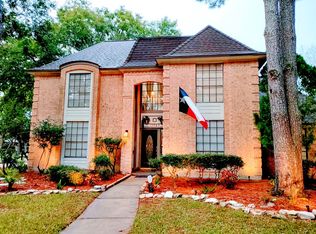 15703 Knoll Lake Dr, Houston, TX 77095