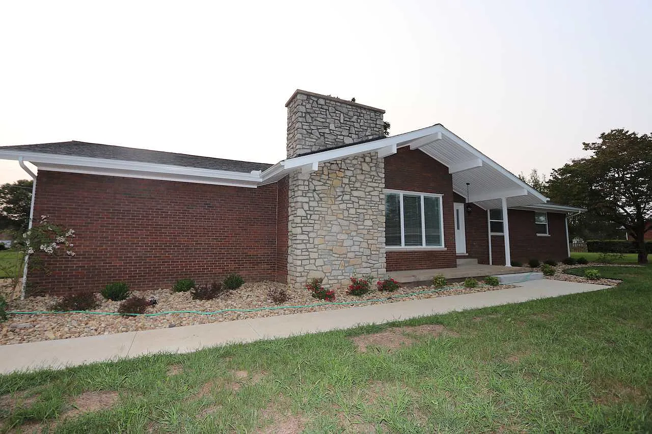 135 Township Road 1110 photo 1