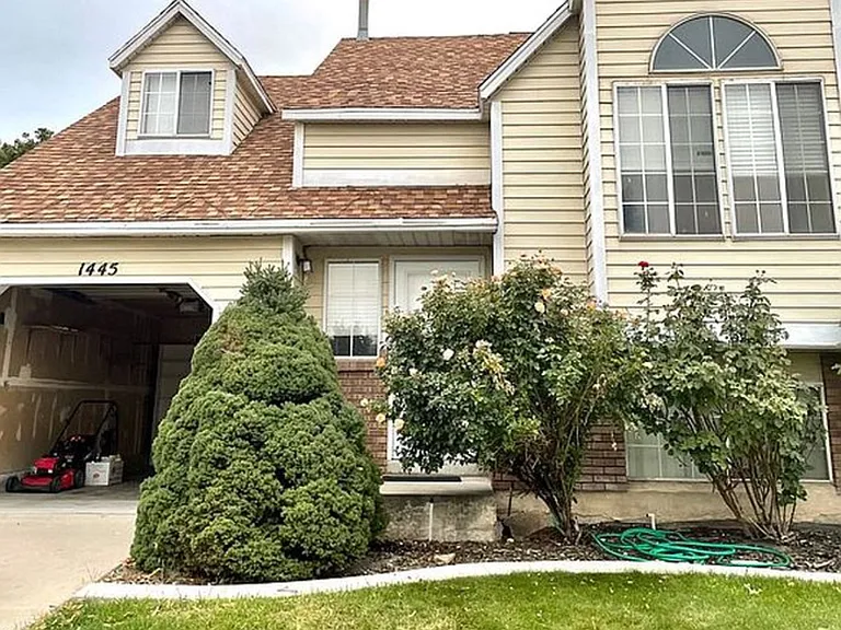 1445 W Countrywood Ln — Photo 1