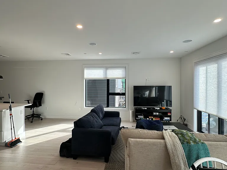 14B Geneva St #Penthouse 4 — Photo 11