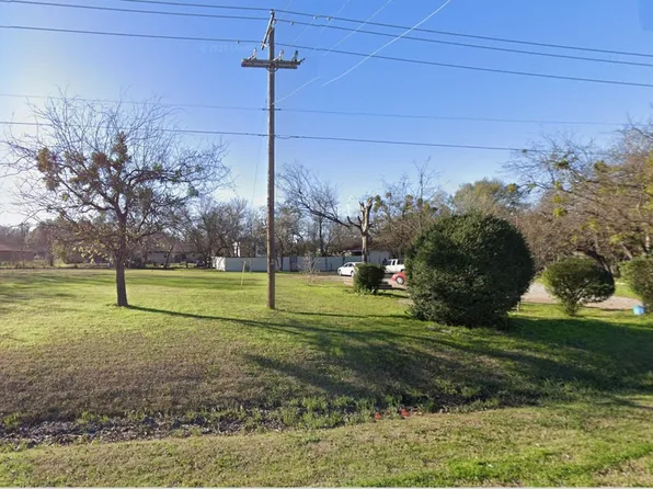 1104 S Adelaide St, Terrell, TX 75160
