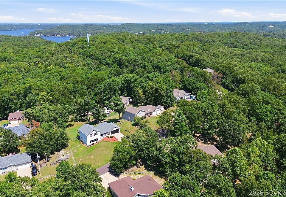 1st image of 175 Surrey Dr