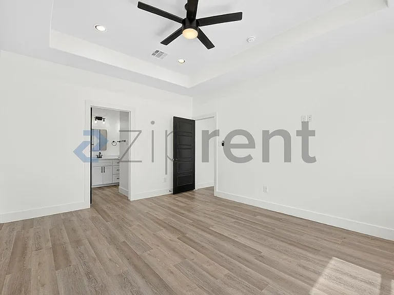4941 Townsend Dr — Photo 14