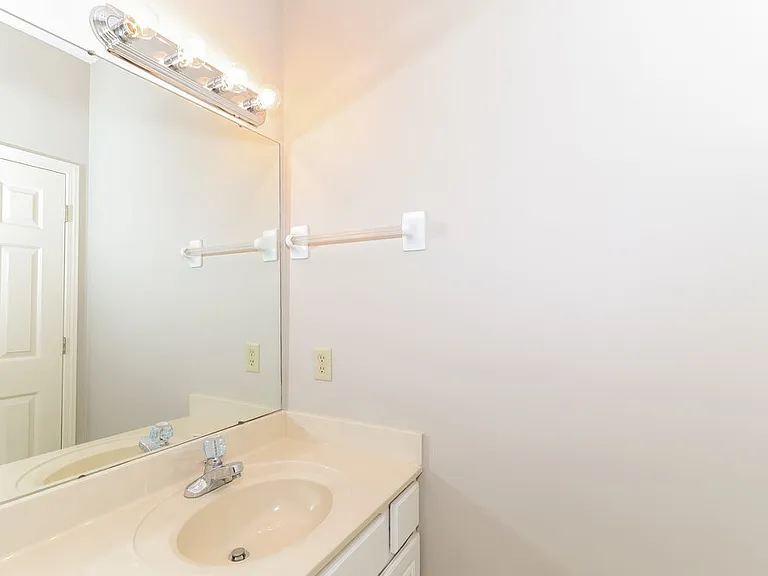 7743 Shadow Hills Dr — Photo 13