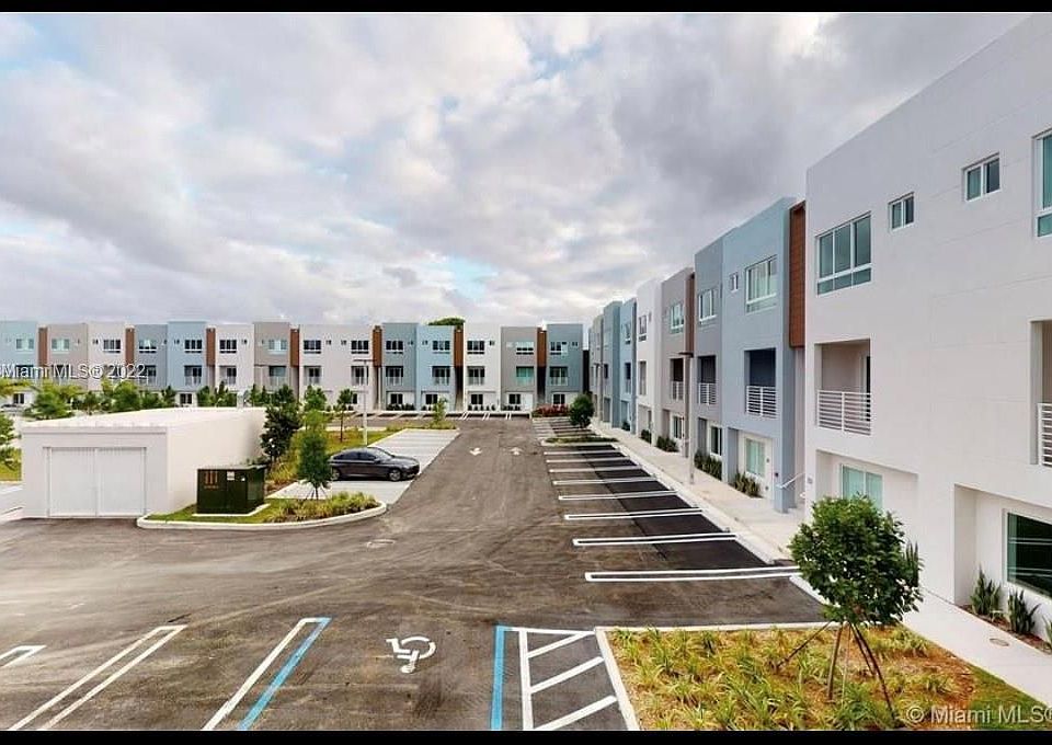 1st image of 2561 193rd St #1203