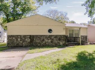 220 N Maple St, Douglass, KS 67039
