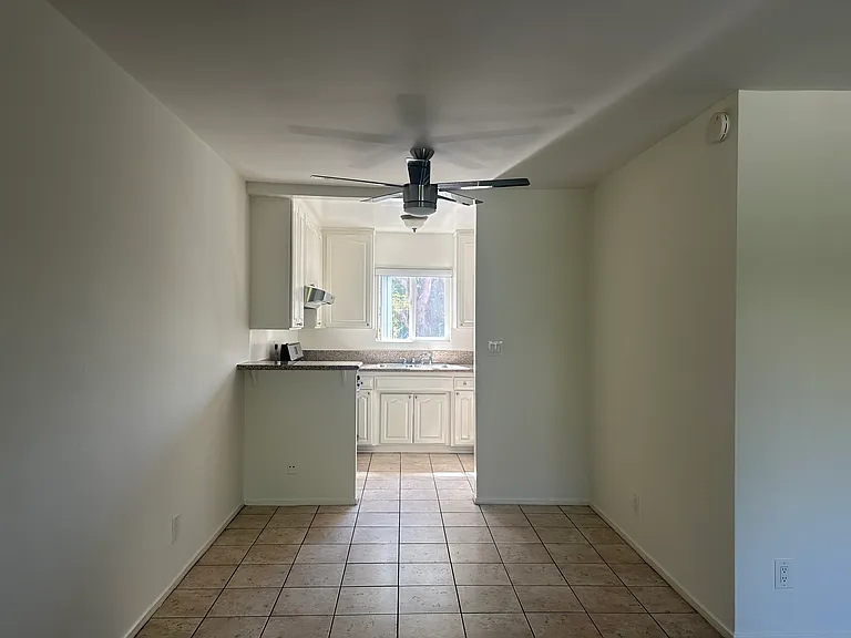 11523 Hatteras St #5 — Photo 3