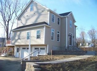 7 Foster Rd, Bedford, MA 01730