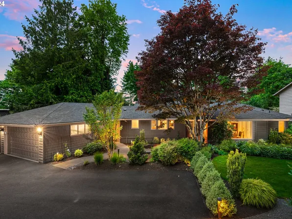 16700 Gary Ln, Lake Oswego, OR 97034