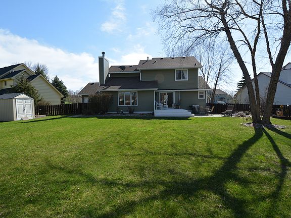 3rd image of 1295 Bentwood Ct