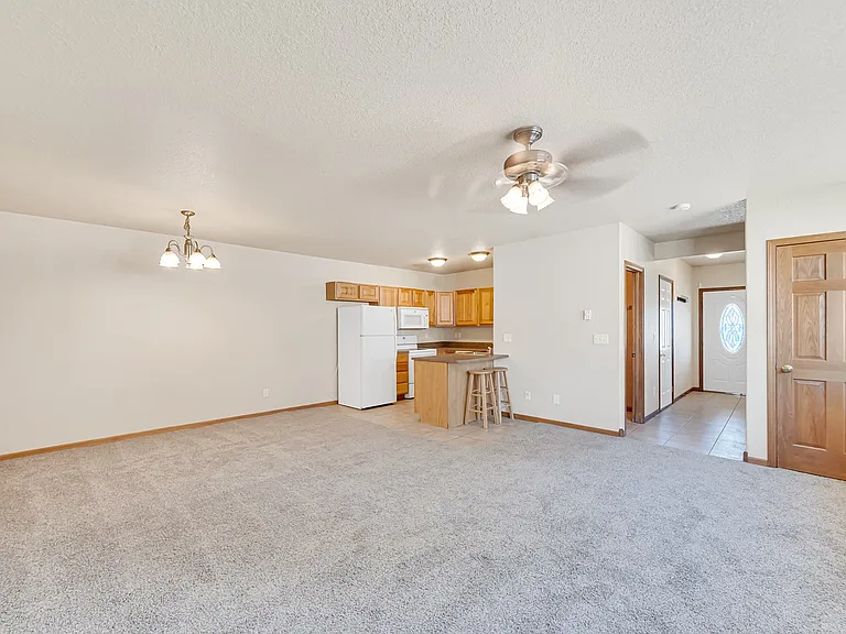 1311 E Oakland St #B — Photo 4