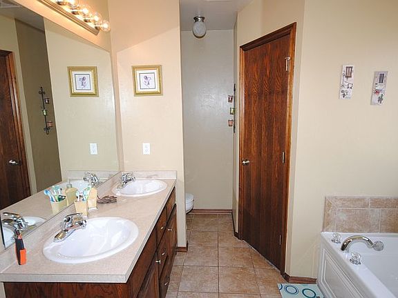 Double sink in Master bath