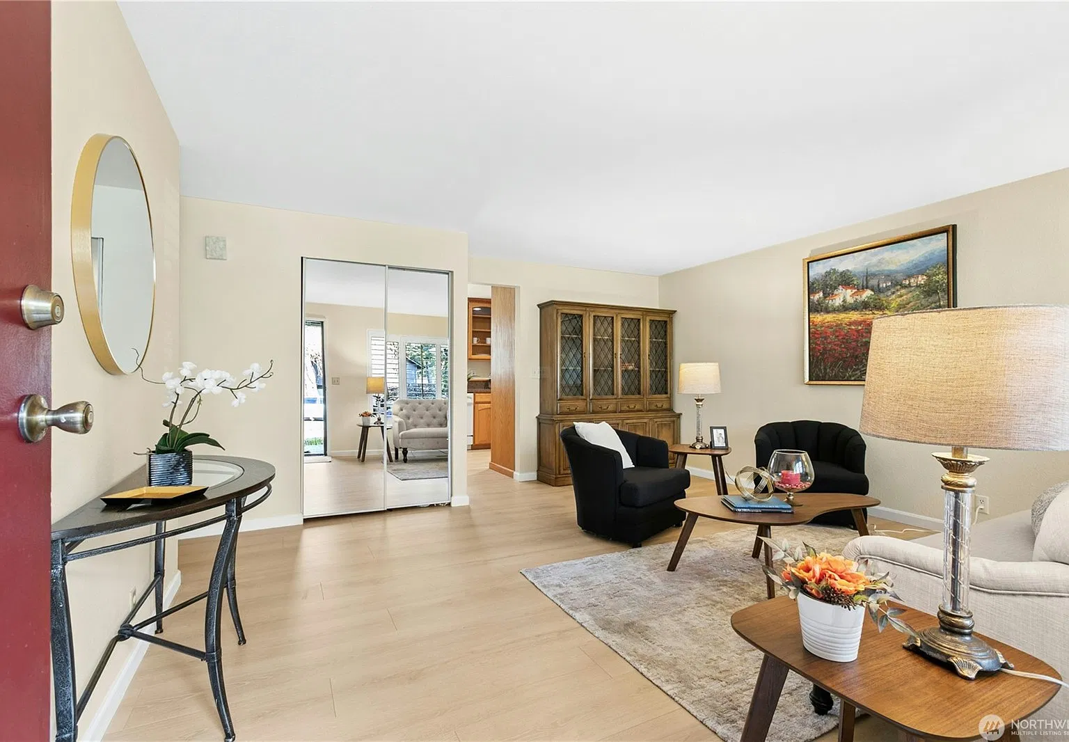 3 bed, 1320 sqft, $3,200 — Photo 3