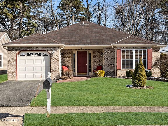 2nd image of 94 Sleepy Hollow Drive