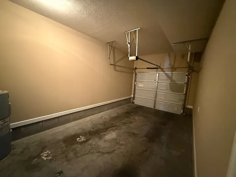225 Moss View St — Photo 7