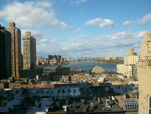 Sold by A Amzallag Realty | media 7