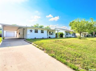 1505 Fenley St, Pekin, IL
