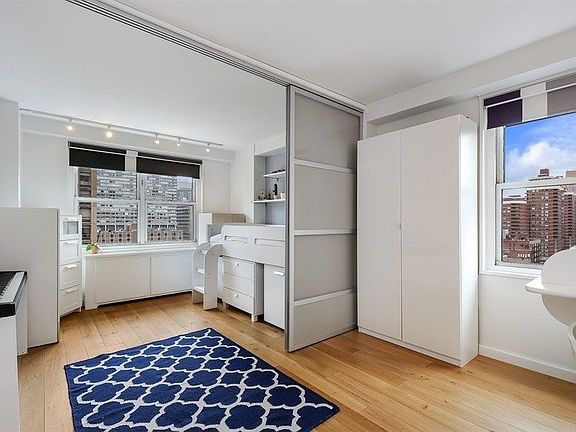 5th image of 251 E 32nd St #14F