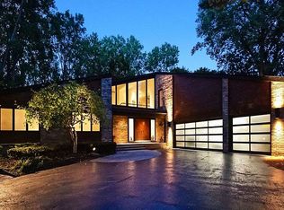 4737 Stoneleigh Rd, Bloomfield Hills, MI 48302