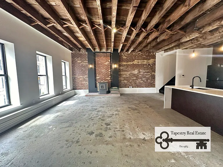 21-19 40th Ave #3 — Photo 2