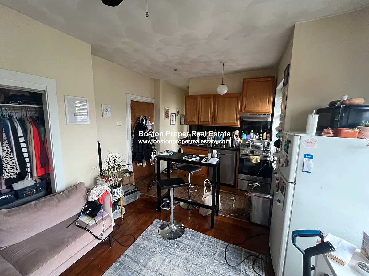 Building Photo - 108 Myrtle St #17
