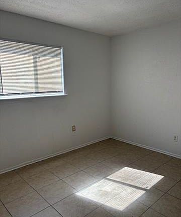 5th image of 916 Patton Ln