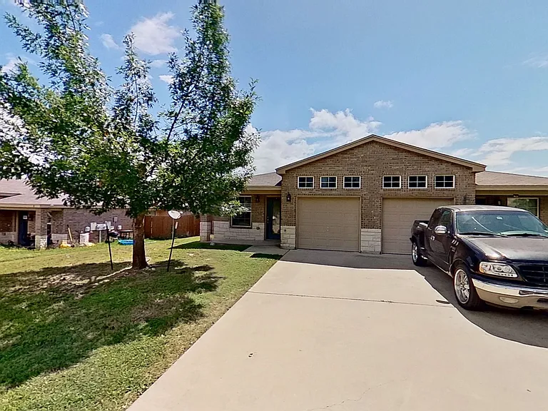 1707 Aztec Trce #A — Photo 1