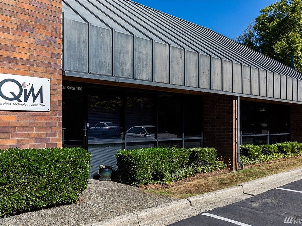 1st image of 10422 NE 37th Cir #100
