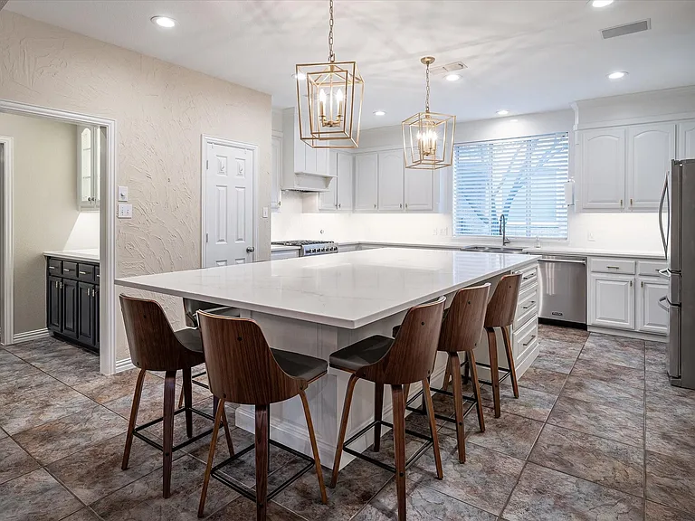 6812 Valley Brook Dr — Photo 9