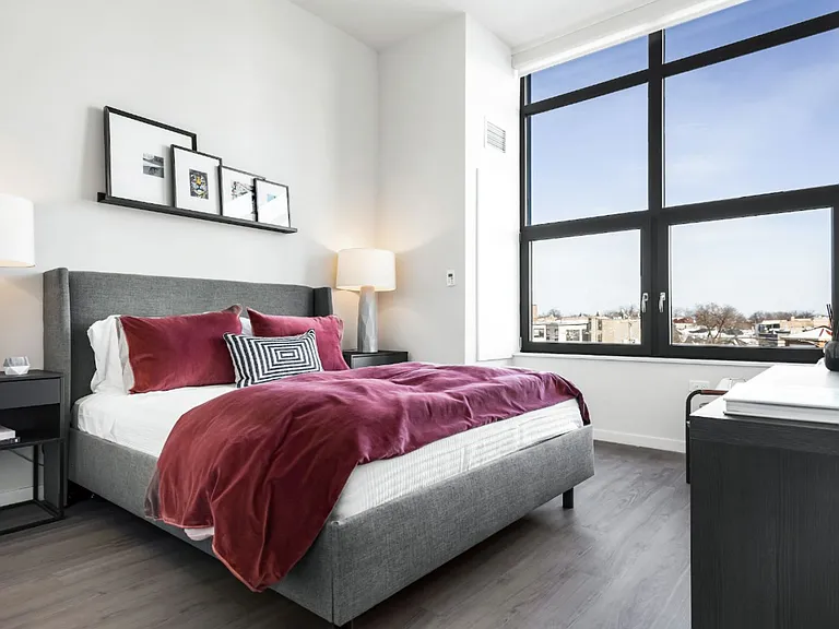 Logan Apartments — Photo 33