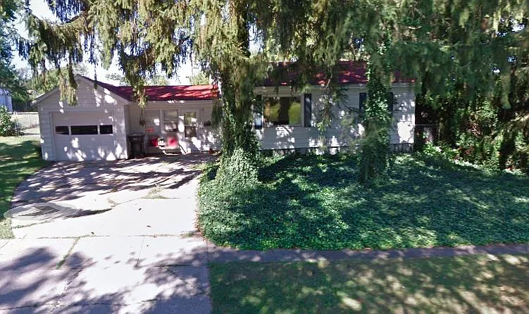 1927 S Walnut St photo 1
