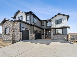 6 E Westmount Point, Okotoks, AB T1S0K6