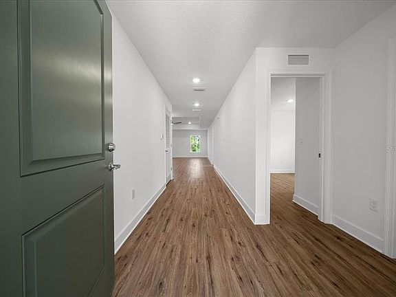 4th image of 6241 Freeport Dr