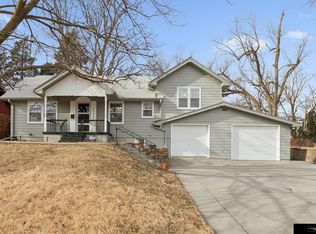 3922 N 52nd St, Omaha, NE 68104