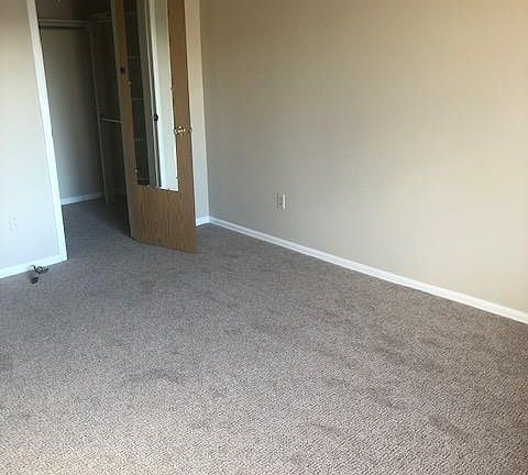 5th image of 310 S Taft Ct