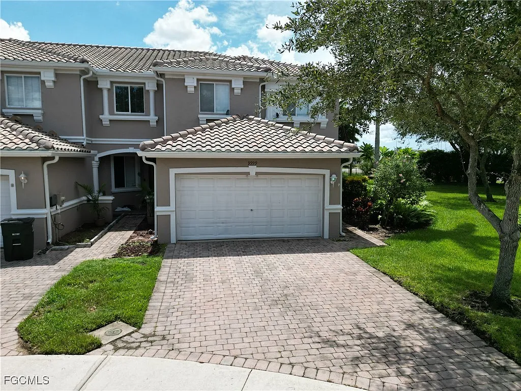 Building Photo - 9999 Chiana Cir