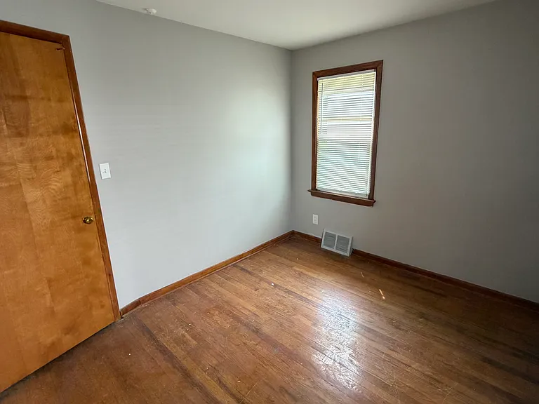 11212 Dove Ave — Photo 4