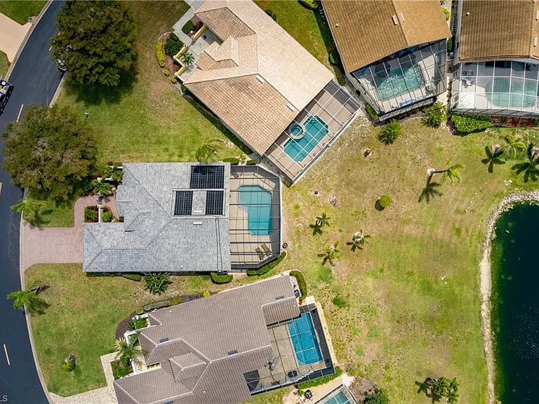 28460 Highgate Dr — Photo 33