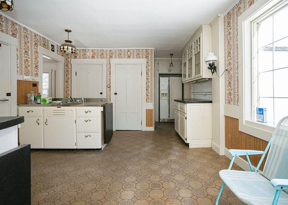 13th image of this home