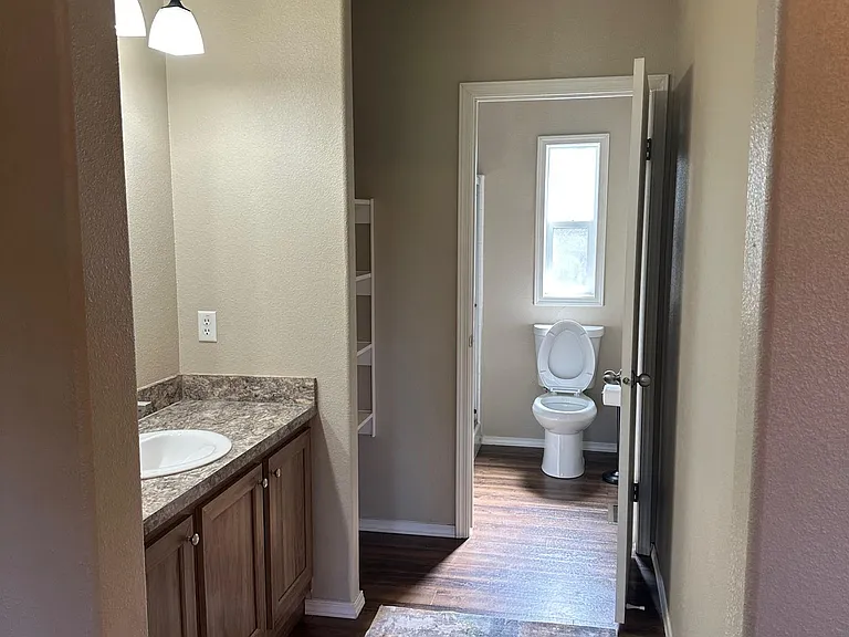 220 Swofford Rd — Photo 9