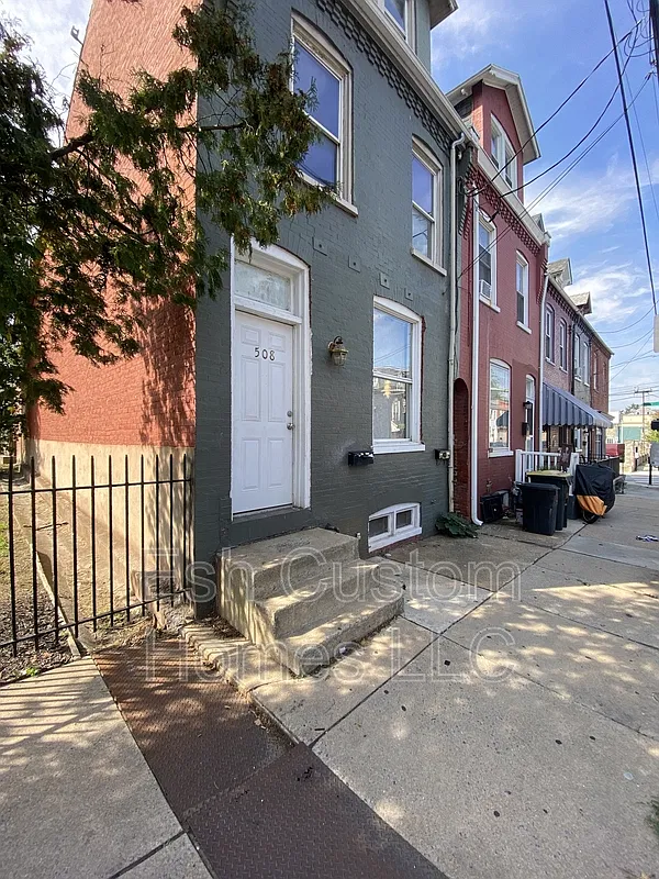 1 bed, 1.0 bath, $1,295 — Photo 3