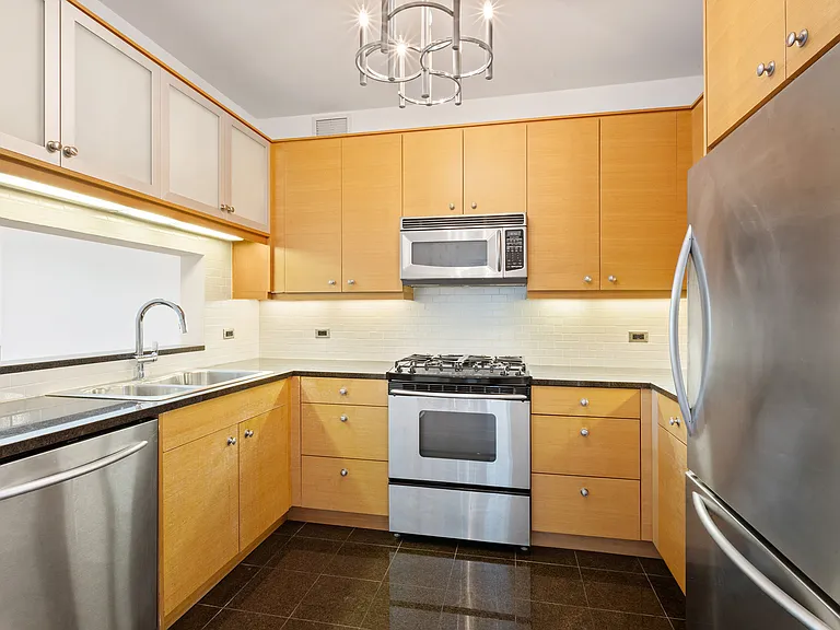 120 Riverside Blvd #Penthouse 1J — Photo 6