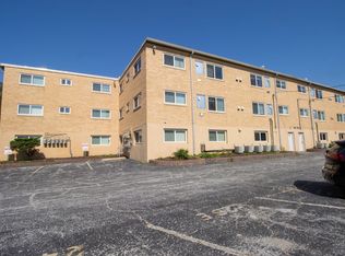 Villa Capri - 1728, Columbia, MO 65201