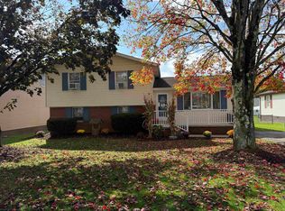 105 Evans Dr, Elkins, WV 26241