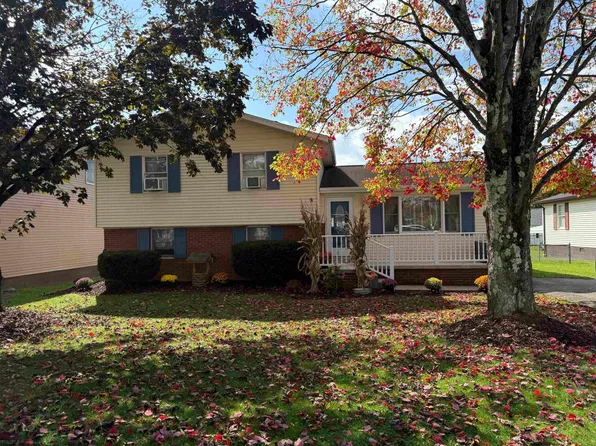 105 Evans Dr, Elkins, WV 26241