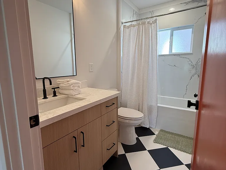 4640 E B St — Photo 12