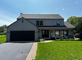 23 Southgate Crse, St Charles, IL 60174