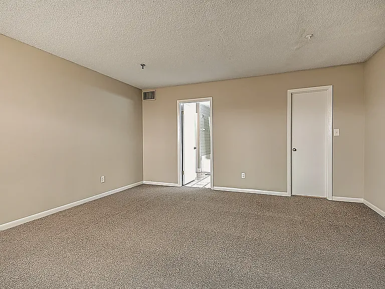 109 Beechnut St #7 — Photo 12