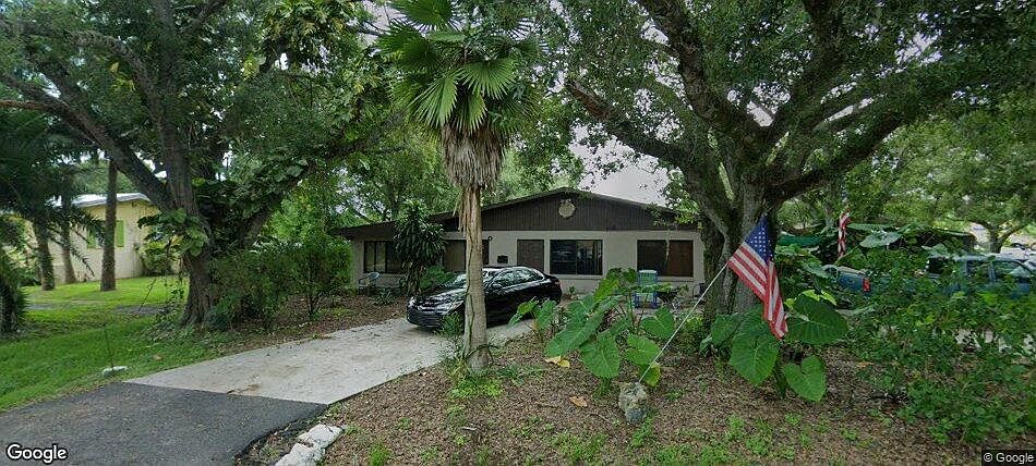 1st image of 390 Lott Street